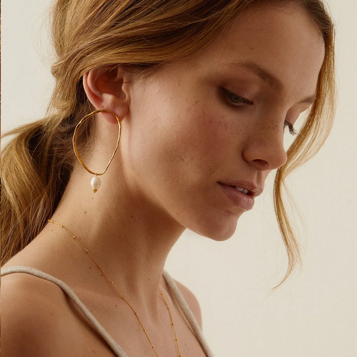 Elise Tsikis Sikelia boucles anneau perle or jaune