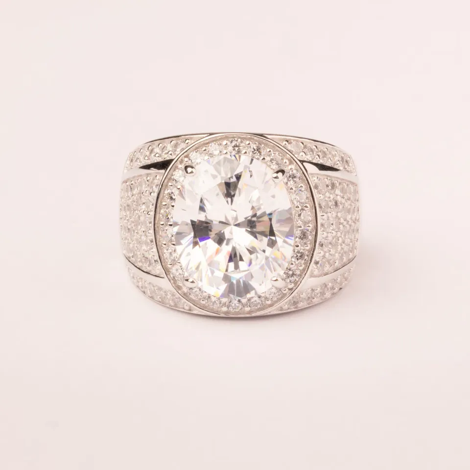 ULTIMA EDIZIONE Fascia Alta bague zircone ovale blanc