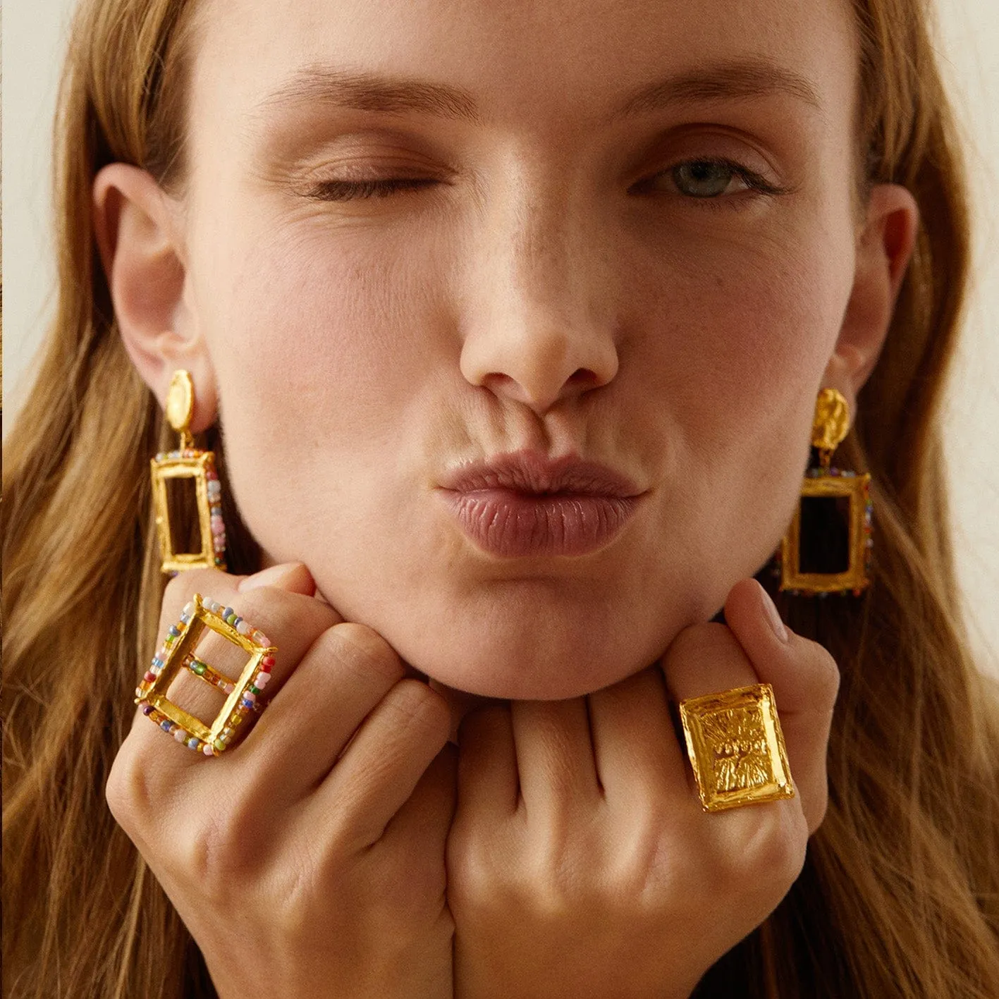 Elise Tsikis Oros bague nacre multicolore 52