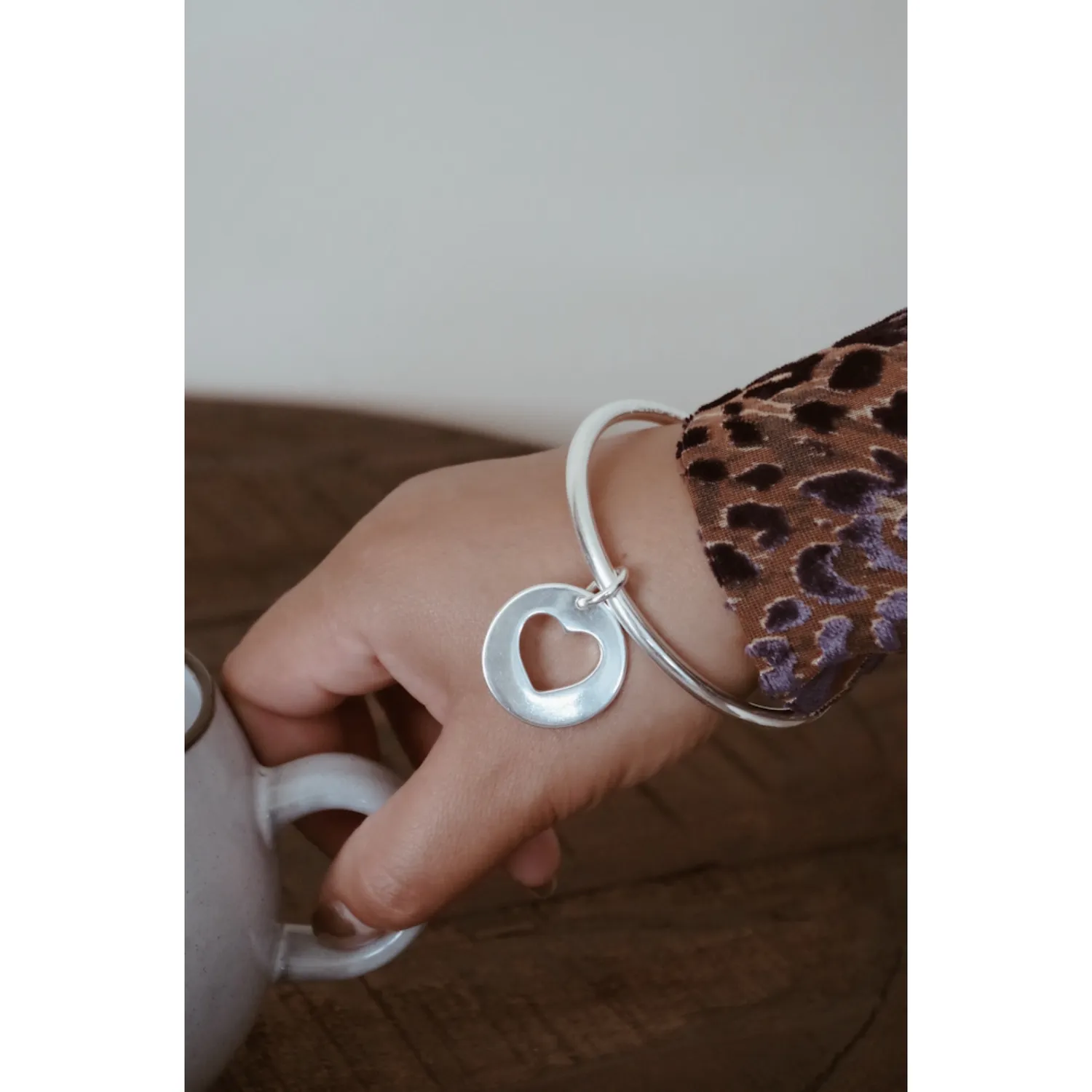 Secret de Cuir N°1332 jonc coeur évidé argenté