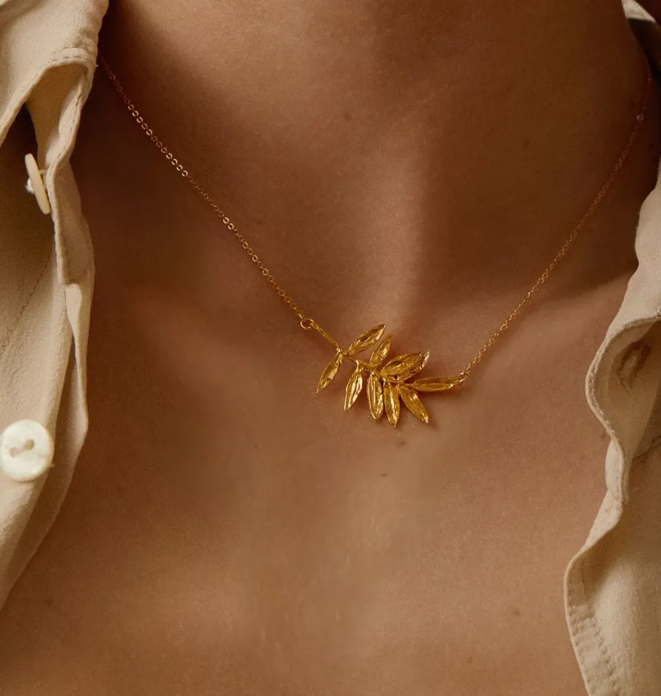Elise Tsikis Dimos collier feuille olivier doré