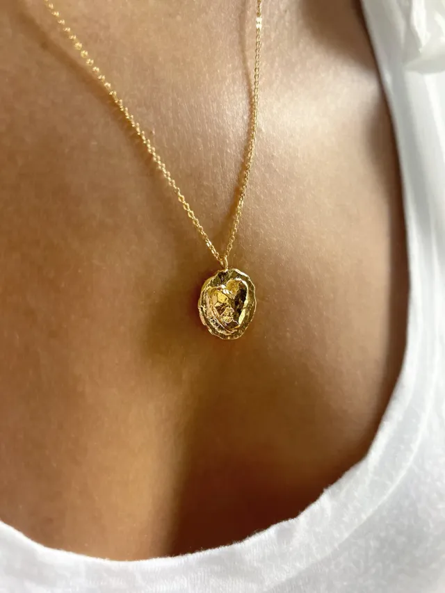 Elise Tsikis Travia collier coeur or jaune 55 cm