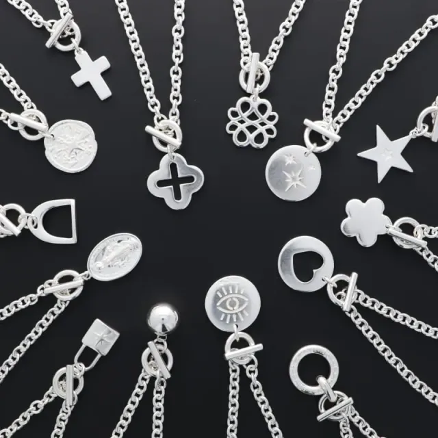 Secret de Cuir N°823 collier fin argenté 43 cm