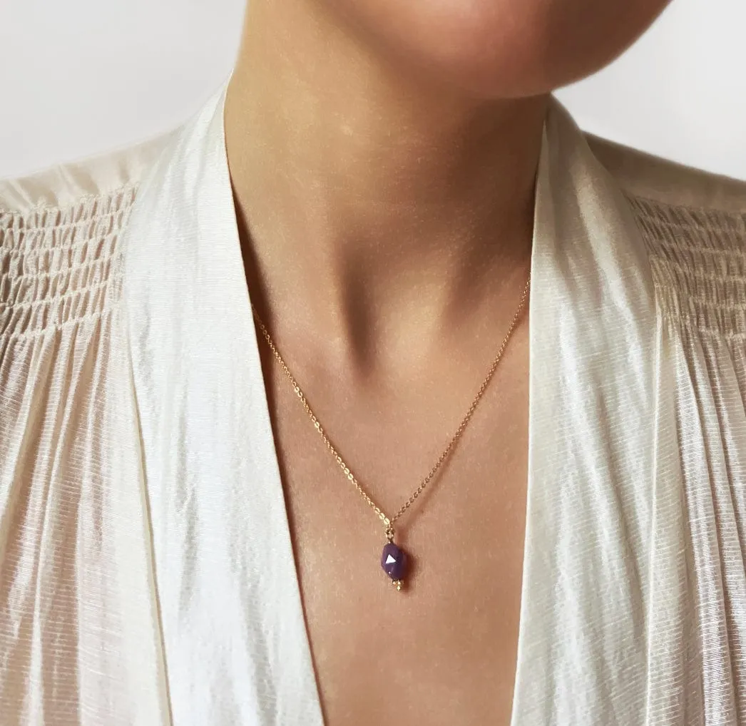 Elise Tsikis Kava collier pierre naturelle mauve