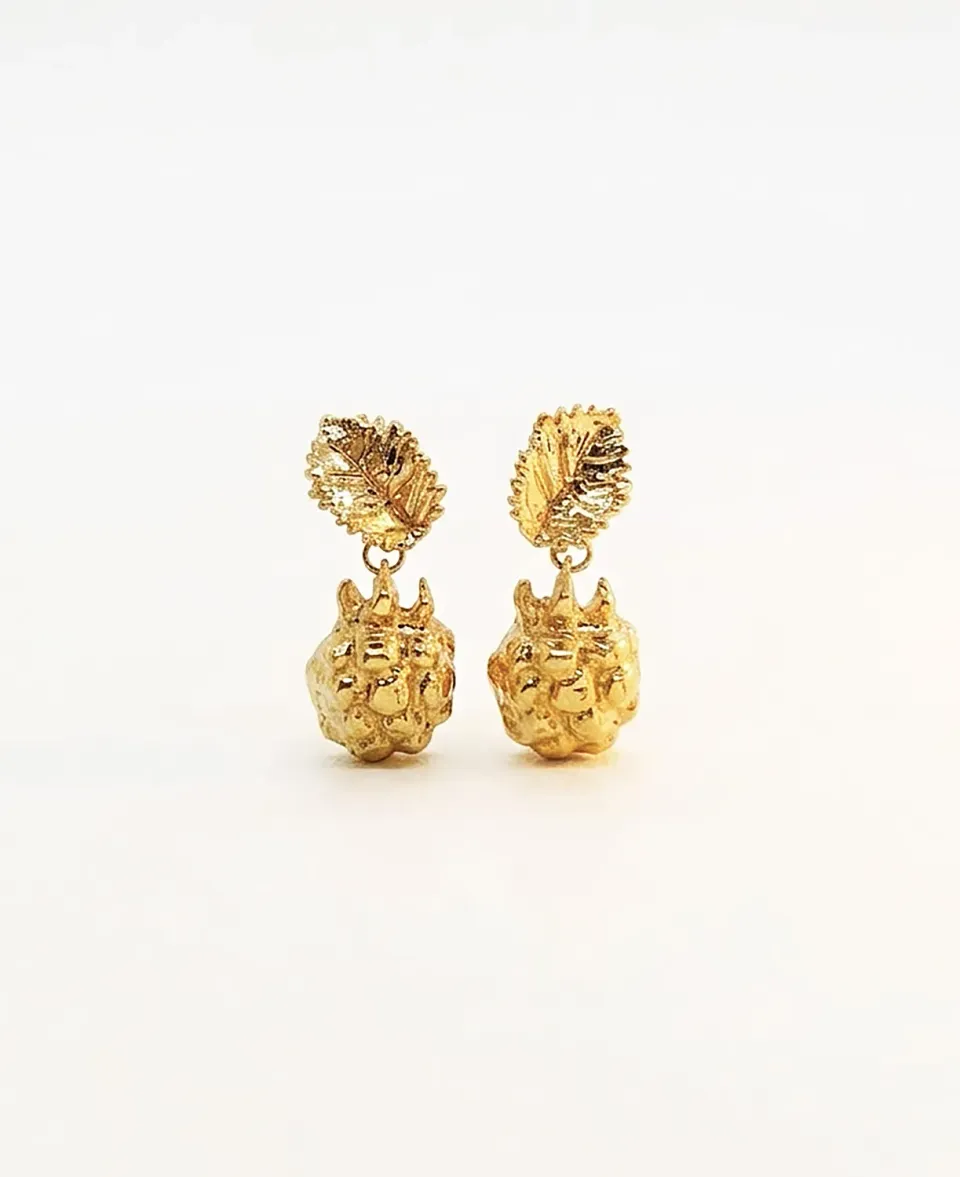 Elise Tsikis Muria boucles d'oreilles baies 2,5 cm doré