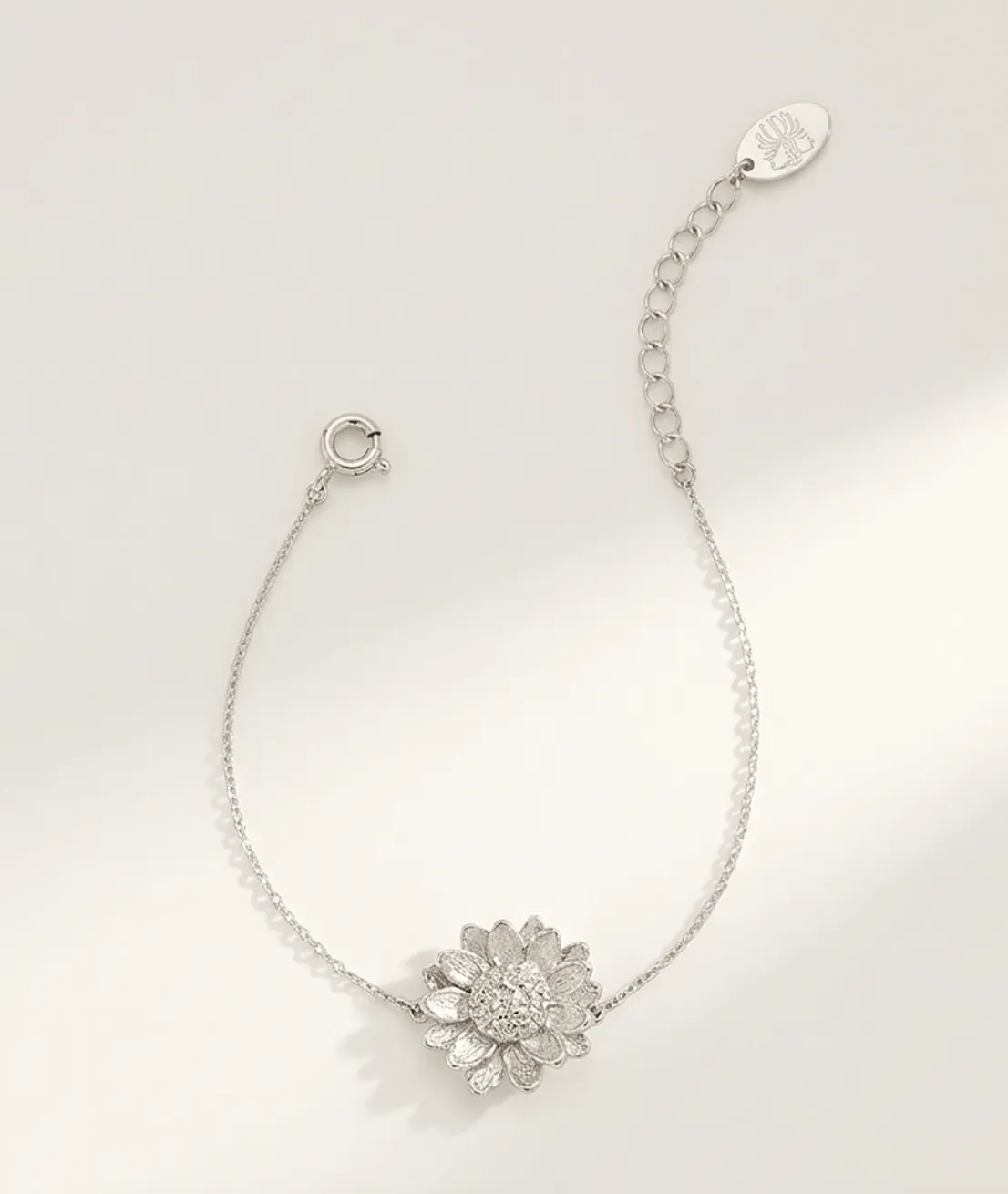 Elise Tsikis Gordese bracelet fleur or jaune 17,5 cm