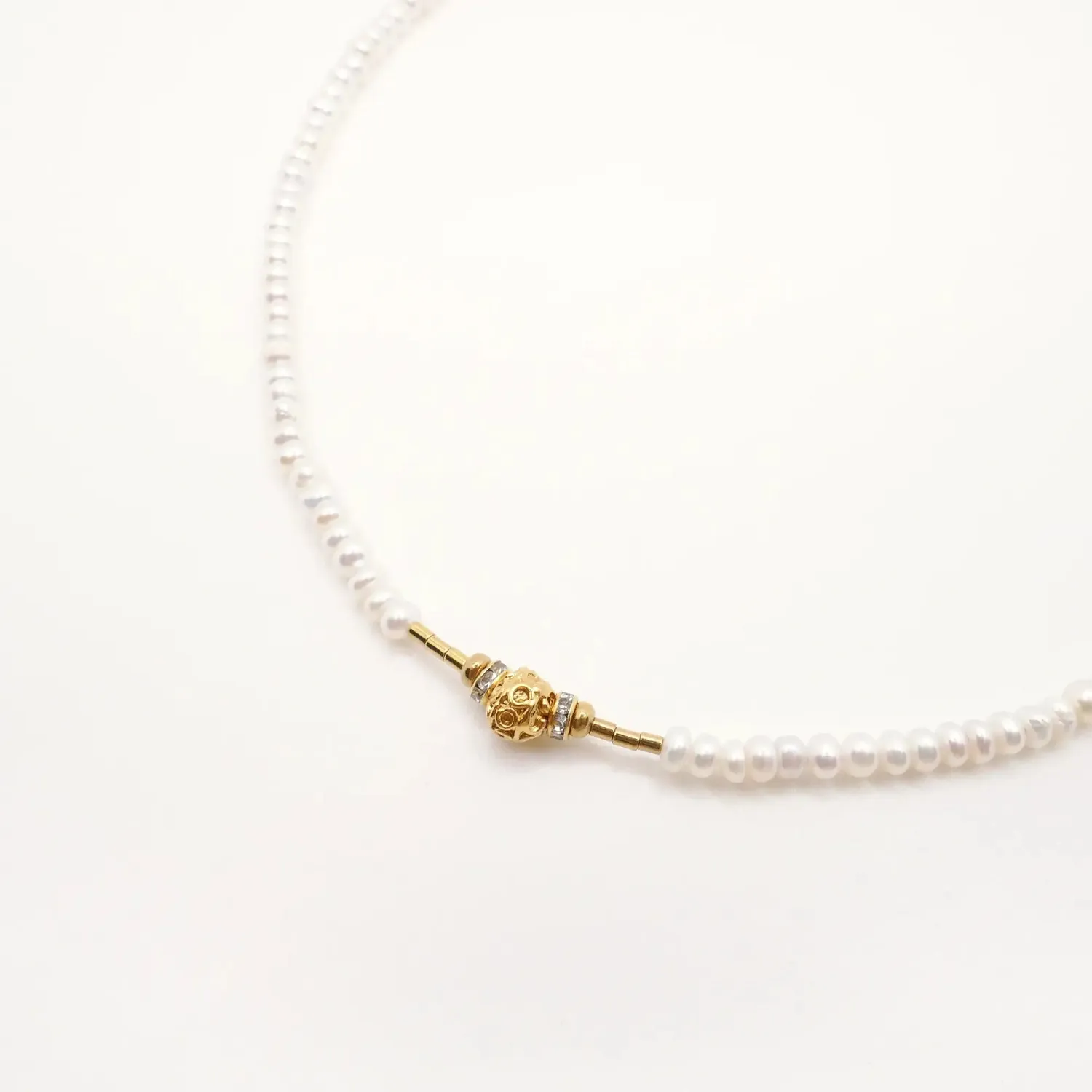 Cloralys Camélia collier perles blanches 36 cm