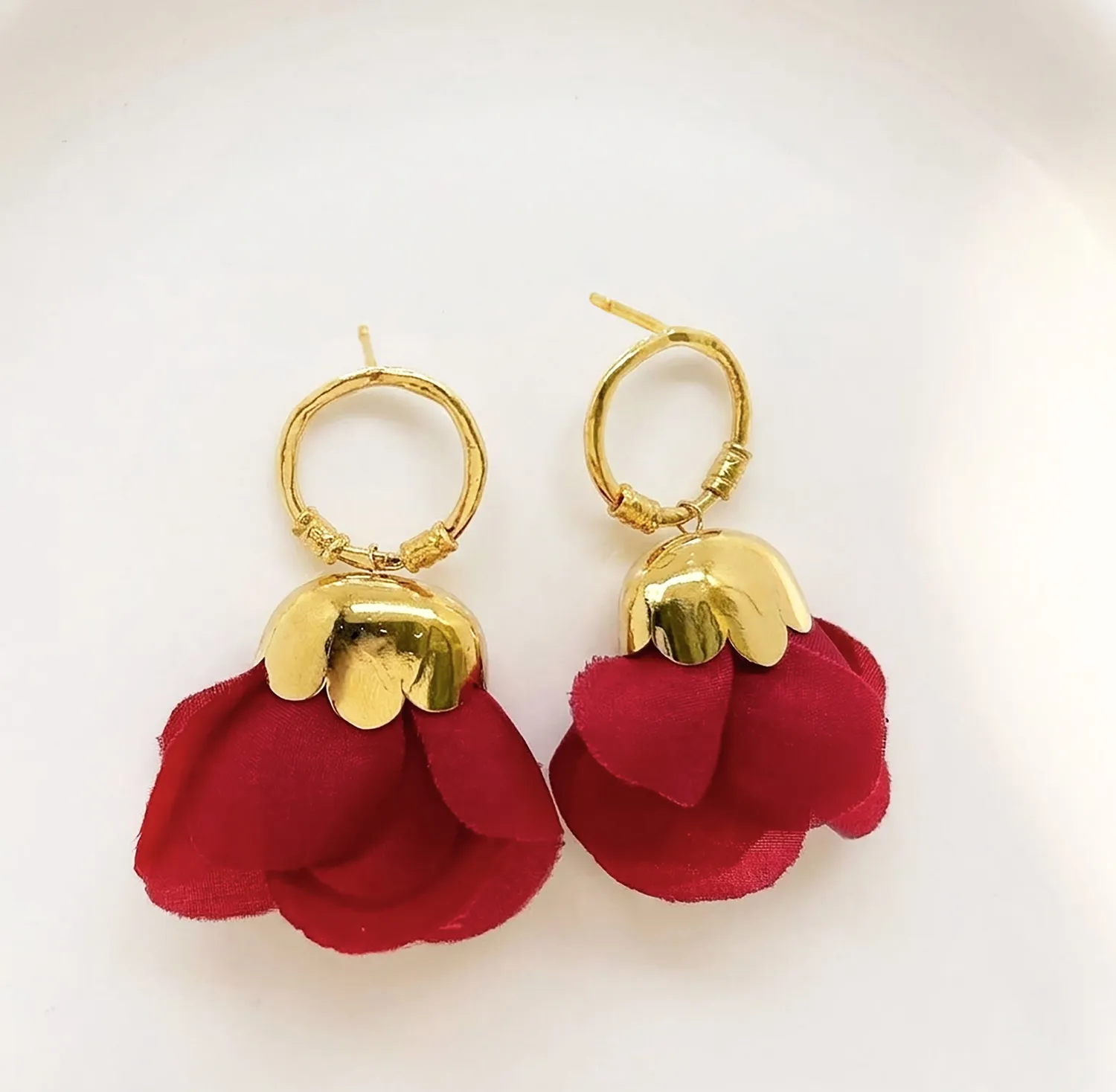 Elise Tsikis Dulcita boucles d'oreilles crème doré