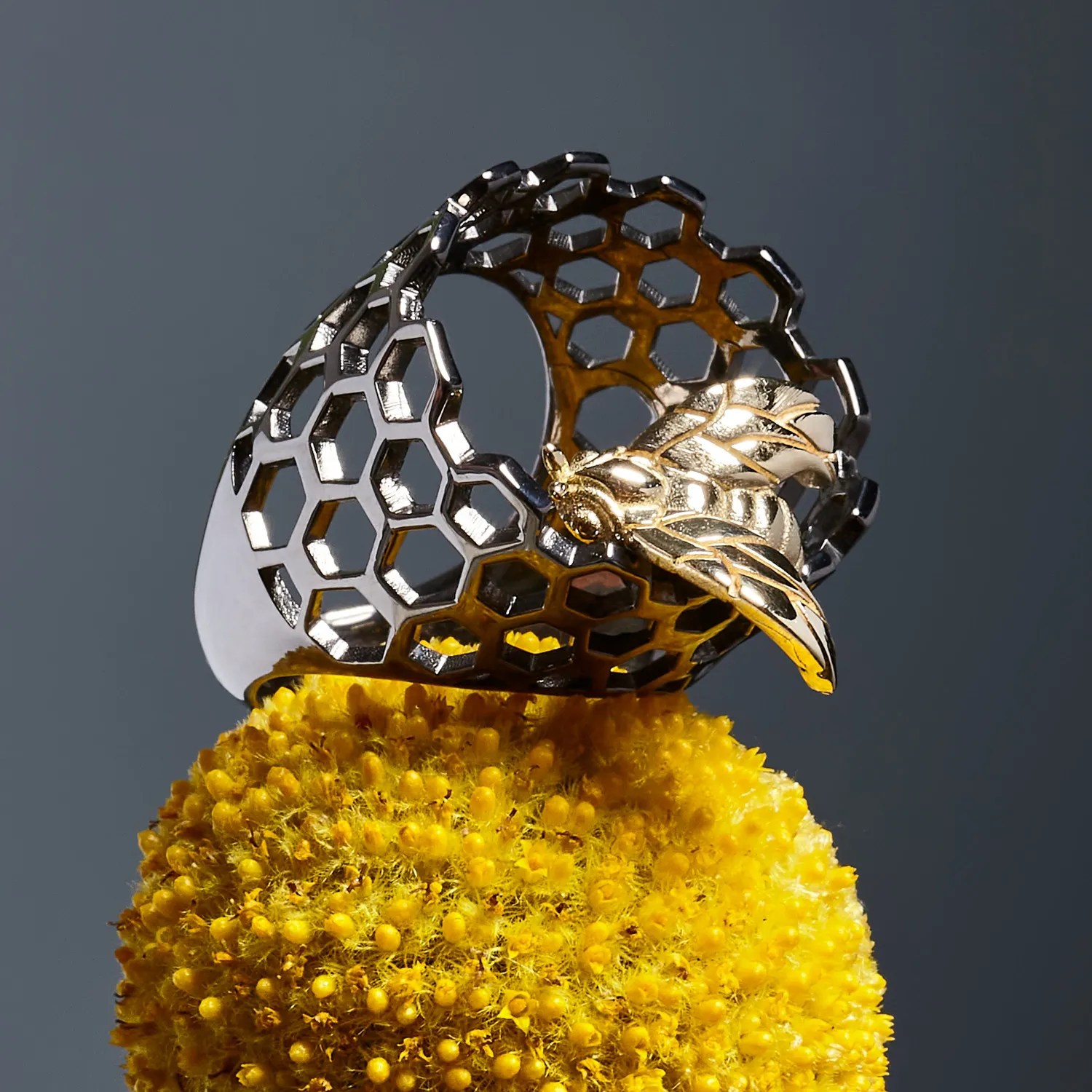 Lorella Tamberi Canal Bee Queen ruche bague abeille or