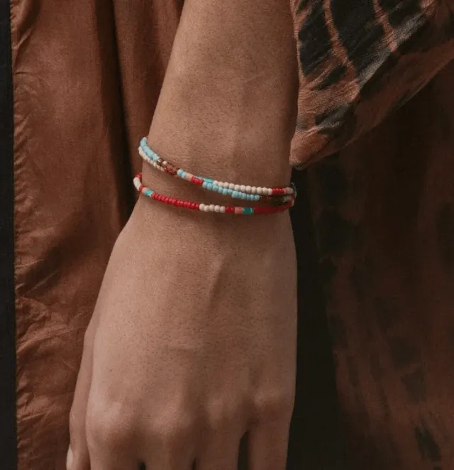 Elise Tsikis Caney bracelet perles rouge