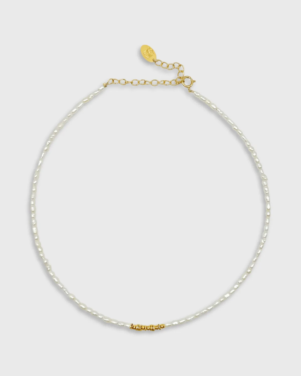 Elise Tsikis Elara collier perles ras du cou doré