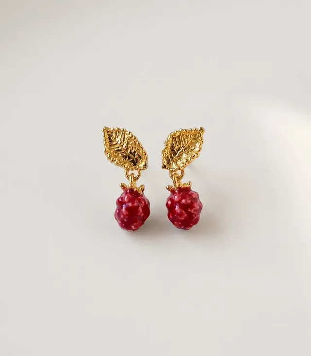Elise Tsikis Nolina boucles d’oreilles feuille doré