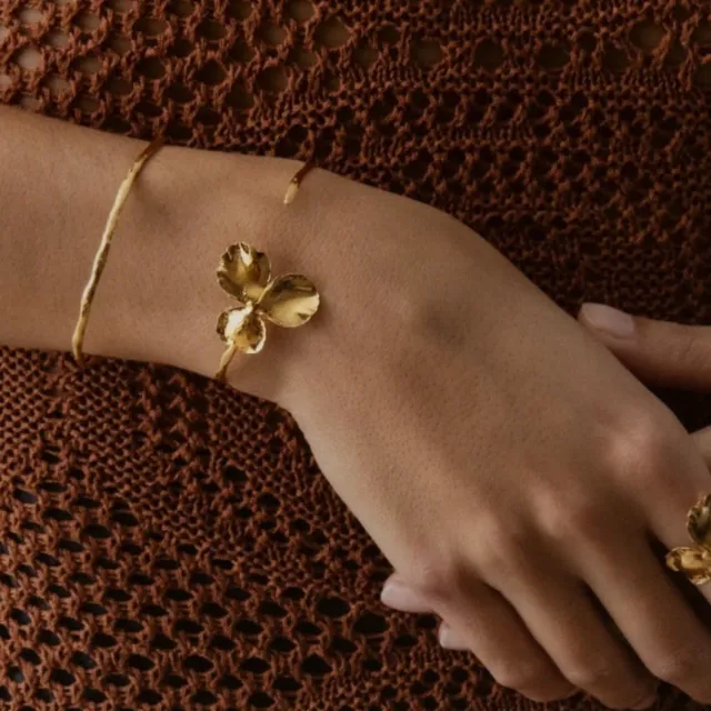 Elise Tsikis Pensée jonc bracelet or jaune ajustable