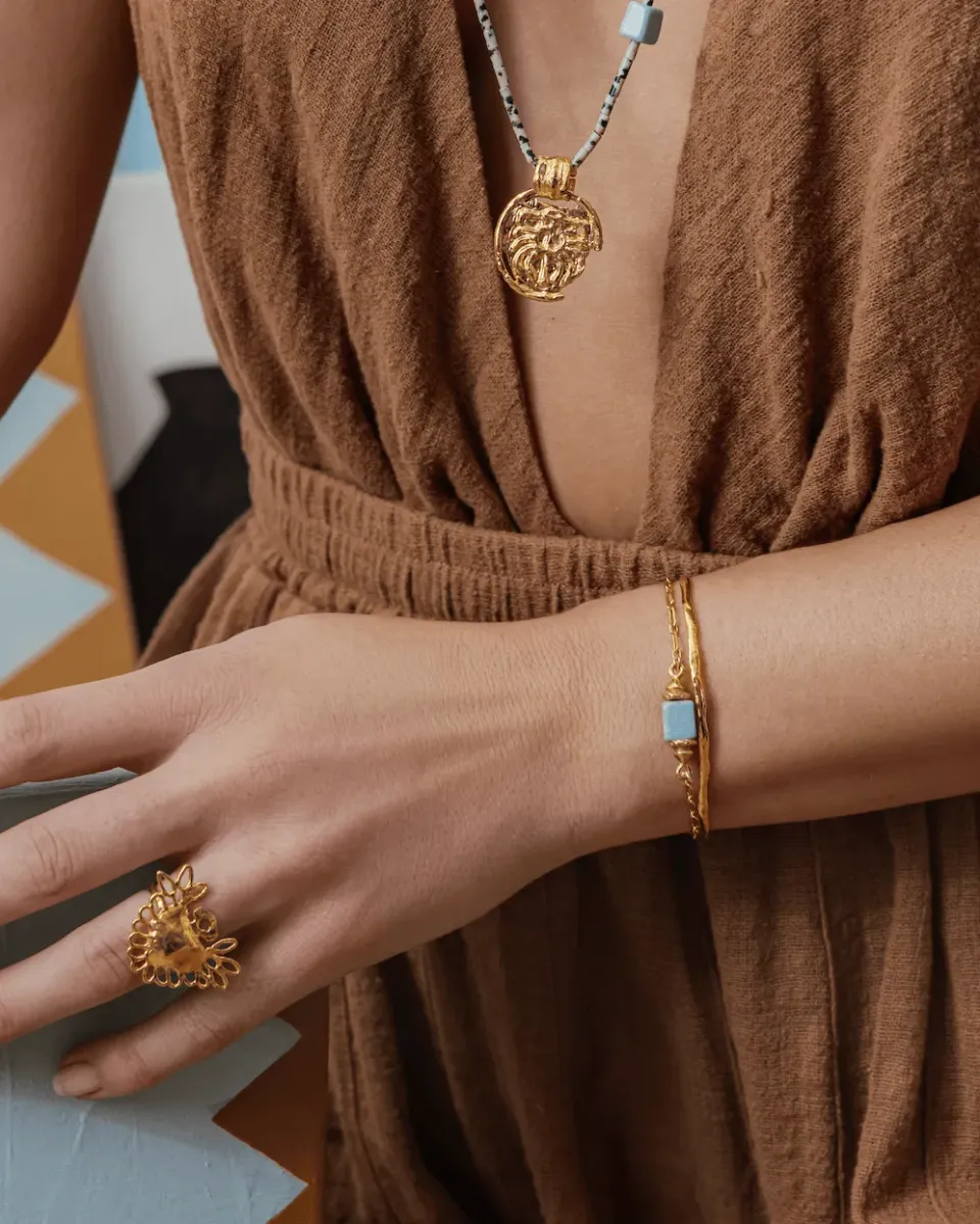 Elise Tsikis Gytheio bracelet fantaisie doré
