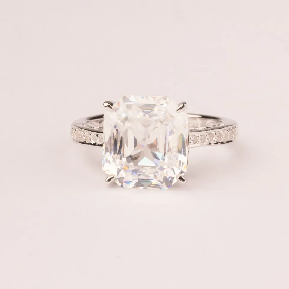 Ultima Edizione solitaire émeraude zircon blanc bague