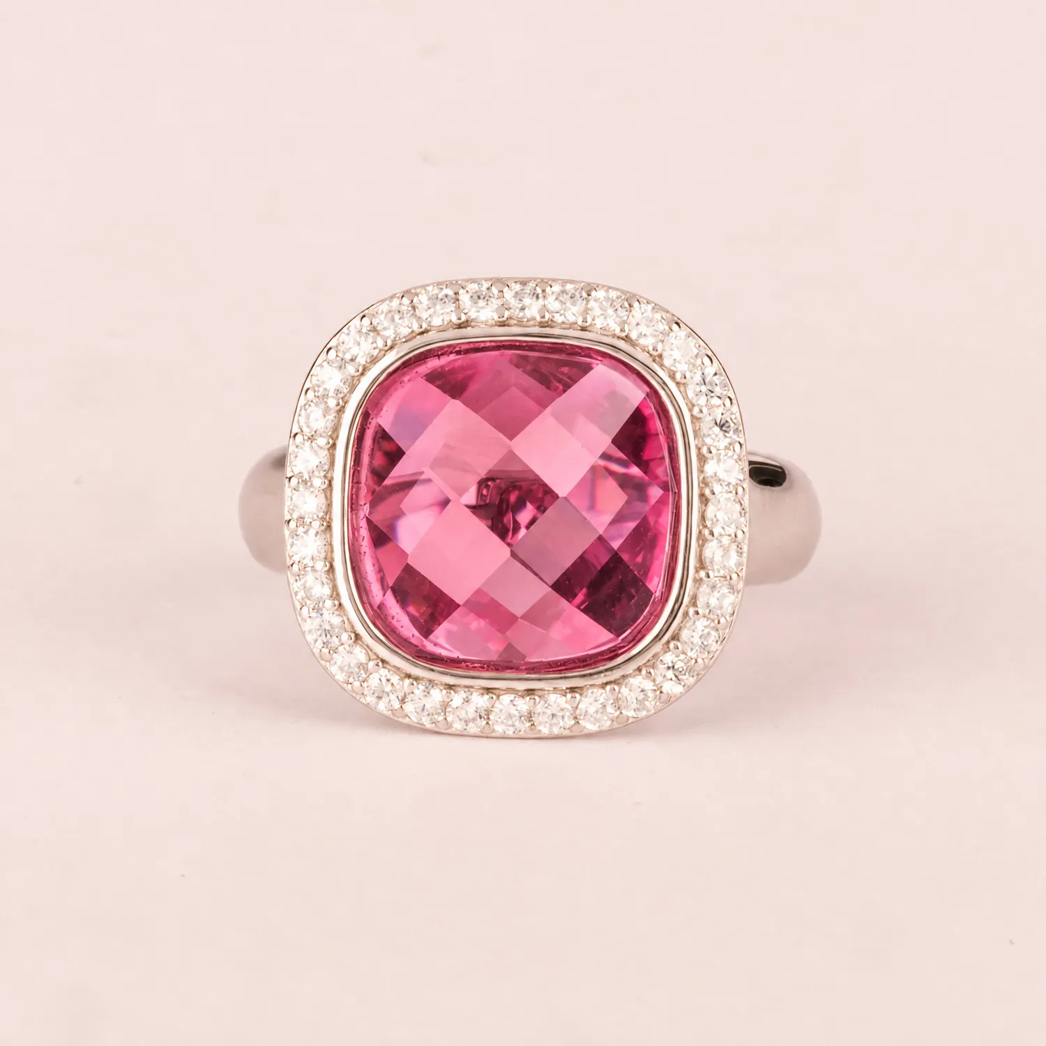 Ultima Edizione Coussin et Pavé bague centrale