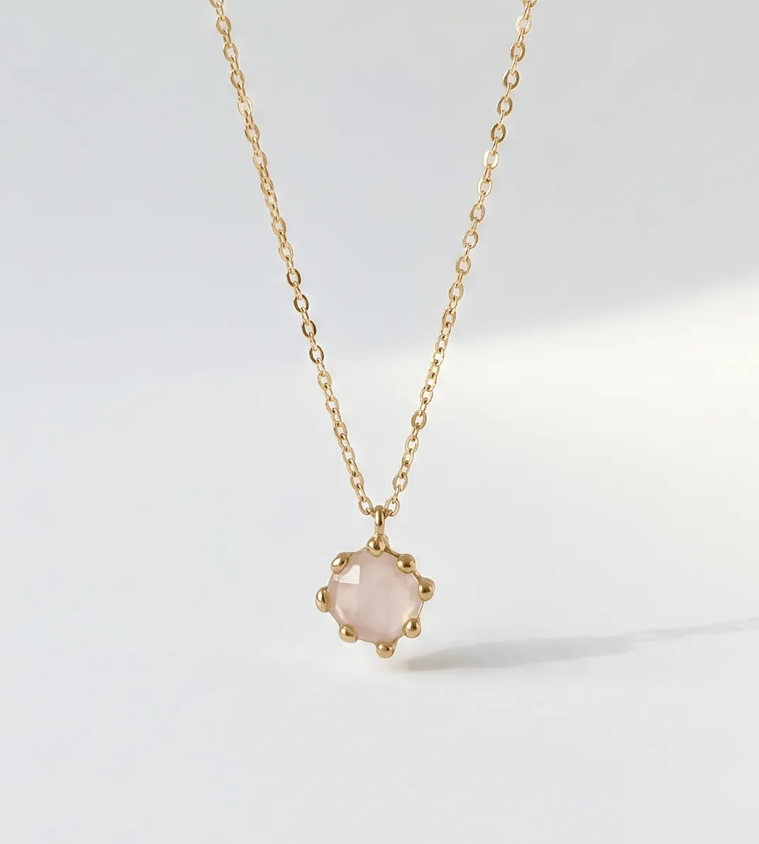 Elise Tsikis Piedra collier pierre mauve nude