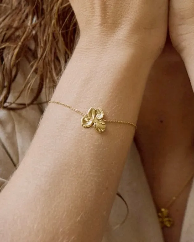 Elise Tsikis Némésis Dirae bracelet fleur doré