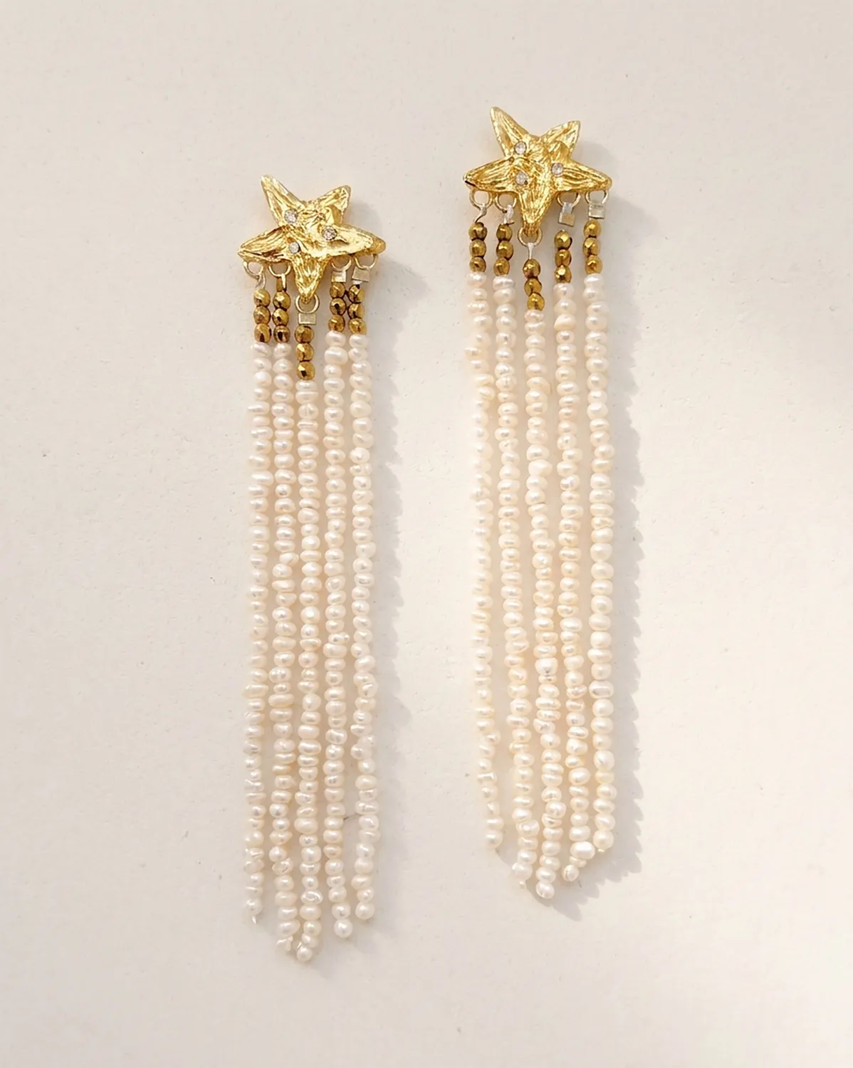 Elise Tsikis Junta Pearl boucles perles cascade 9,5cm