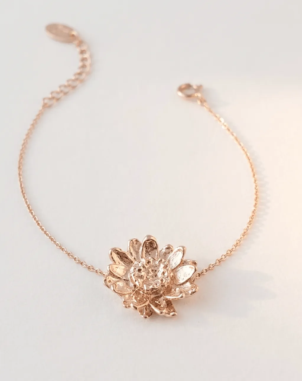 Elise Tsikis Gordese bracelet fleur or jaune 17,5 cm
