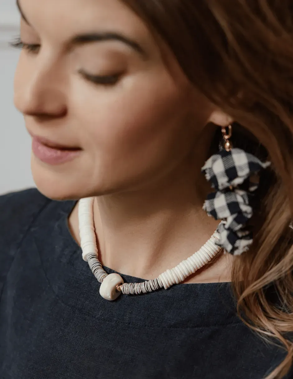 Elise Tsikis Droniani collier fantaisie doré