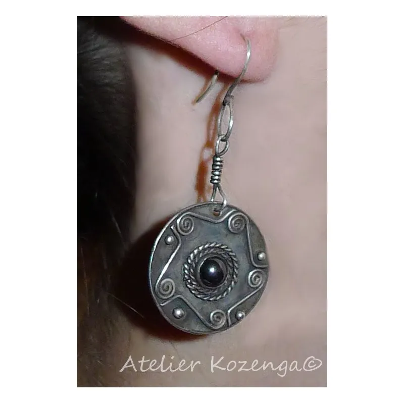 L'Atelier Kozenga Sentara boucles d'oreilles argent hématite