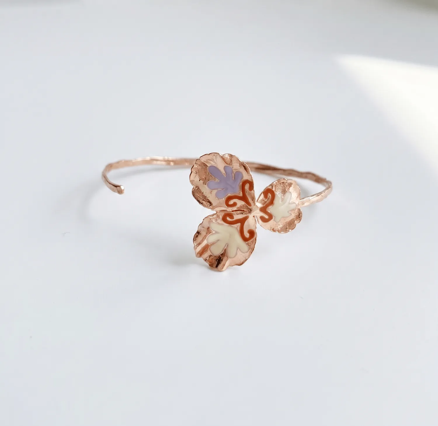 Elise Tsikis Pensée bracelet jonc fleur or jaune