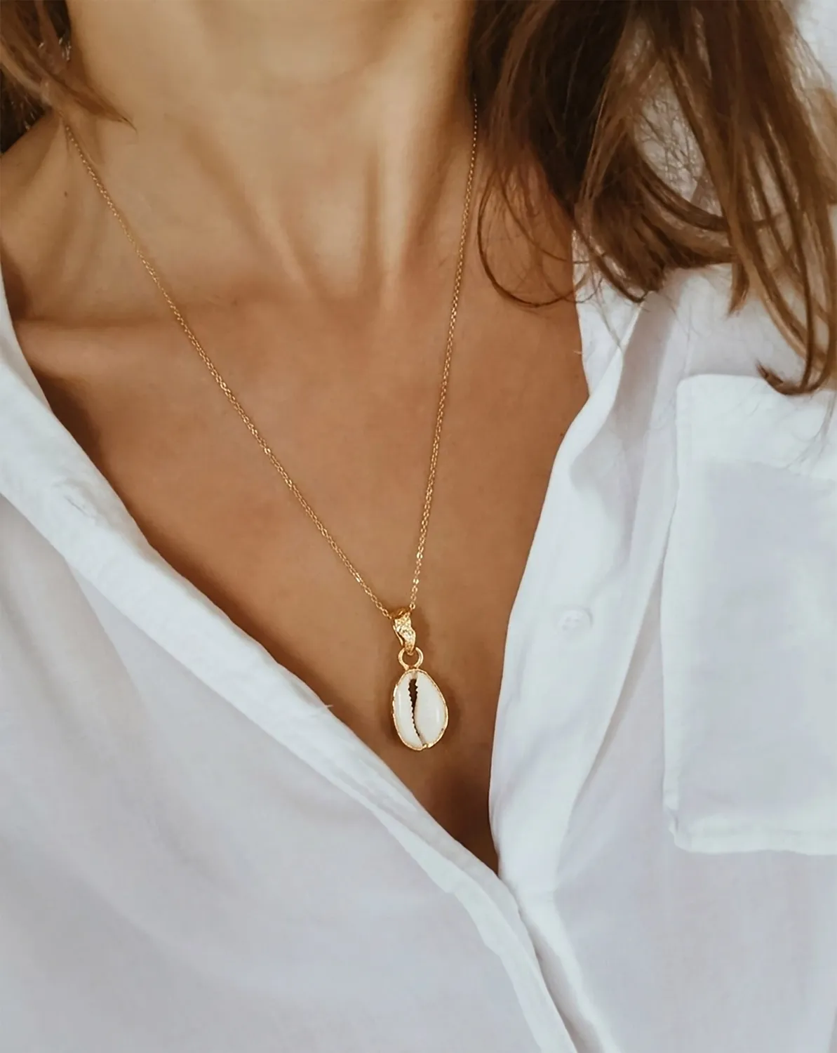 Elise Tsikis Sparte collier coquillage doré archive