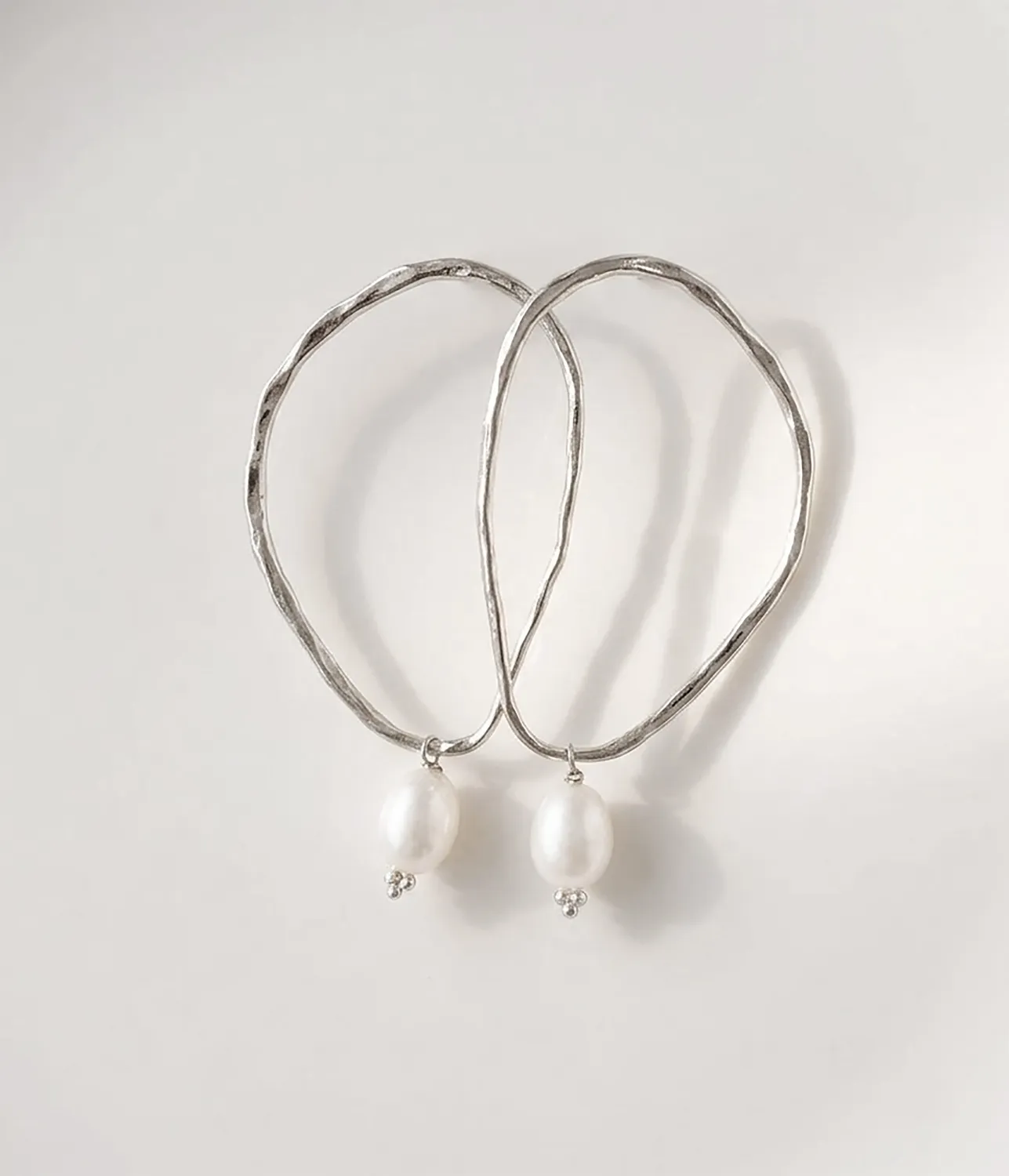 Elise Tsikis Sikelia boucles anneau perle or jaune