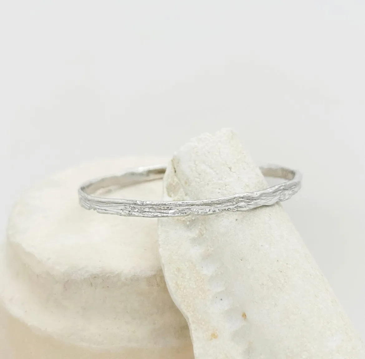 Elise Tsikis Rashmi small jonc bracelet or jaune 6,5 cm