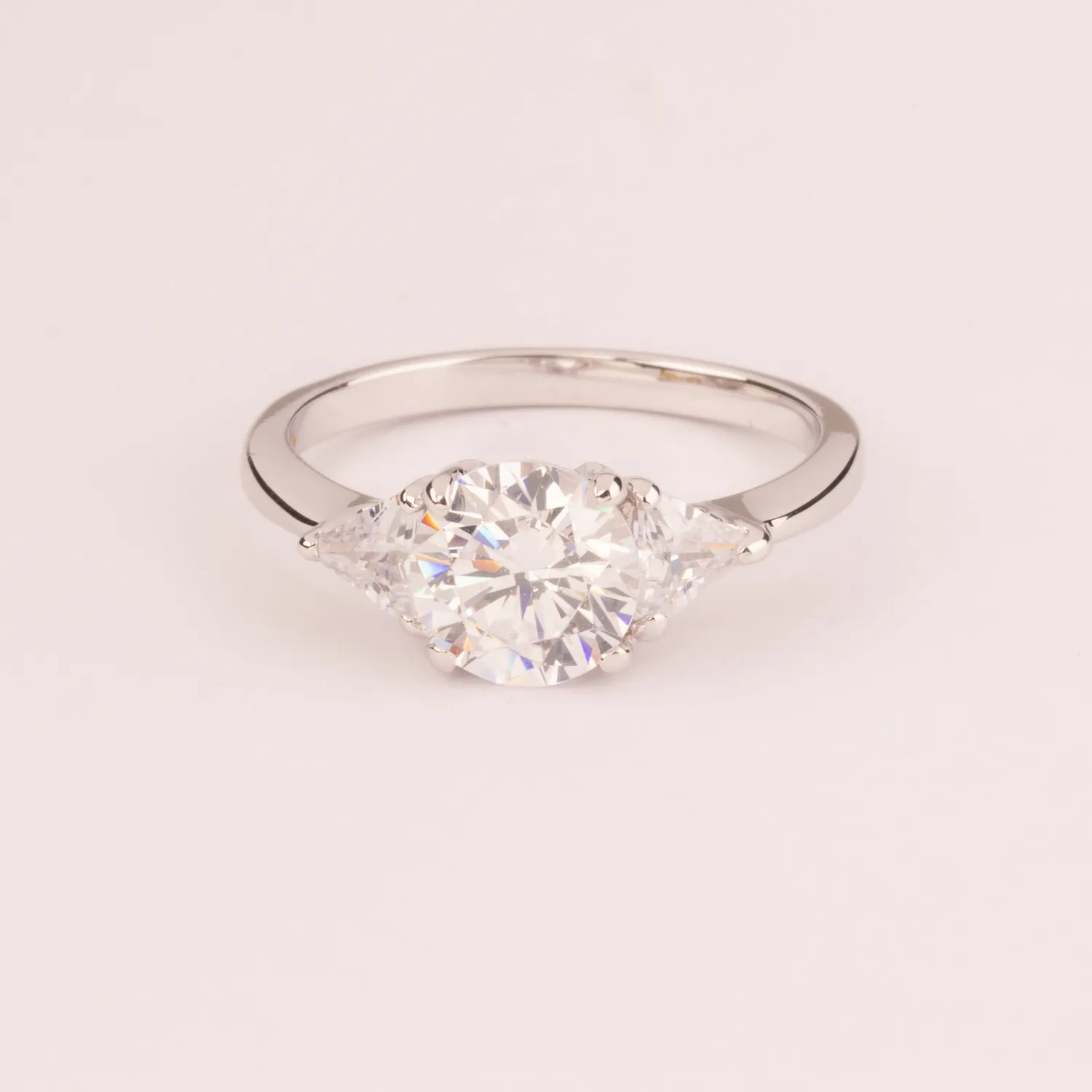 Ultima Edizione Zircone Tondo 7 mm bague coloree triangles