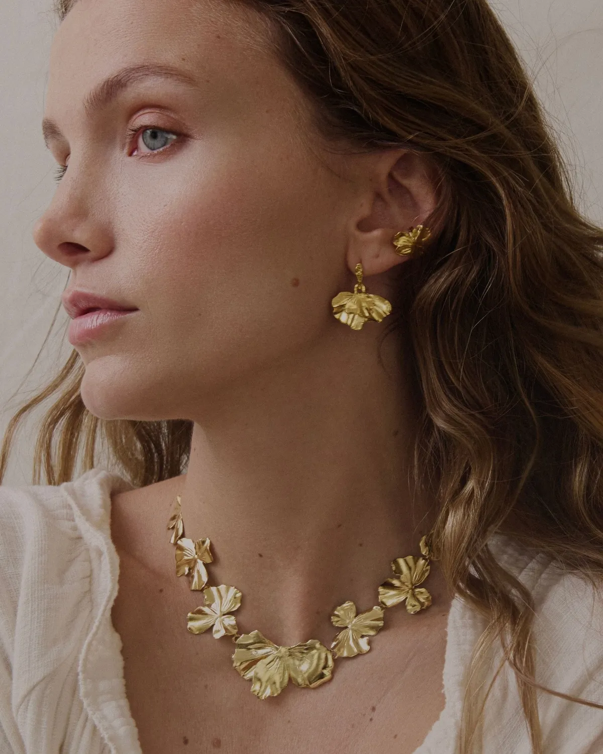 Elise Tsikis Syvota boucles d’oreilles dorées