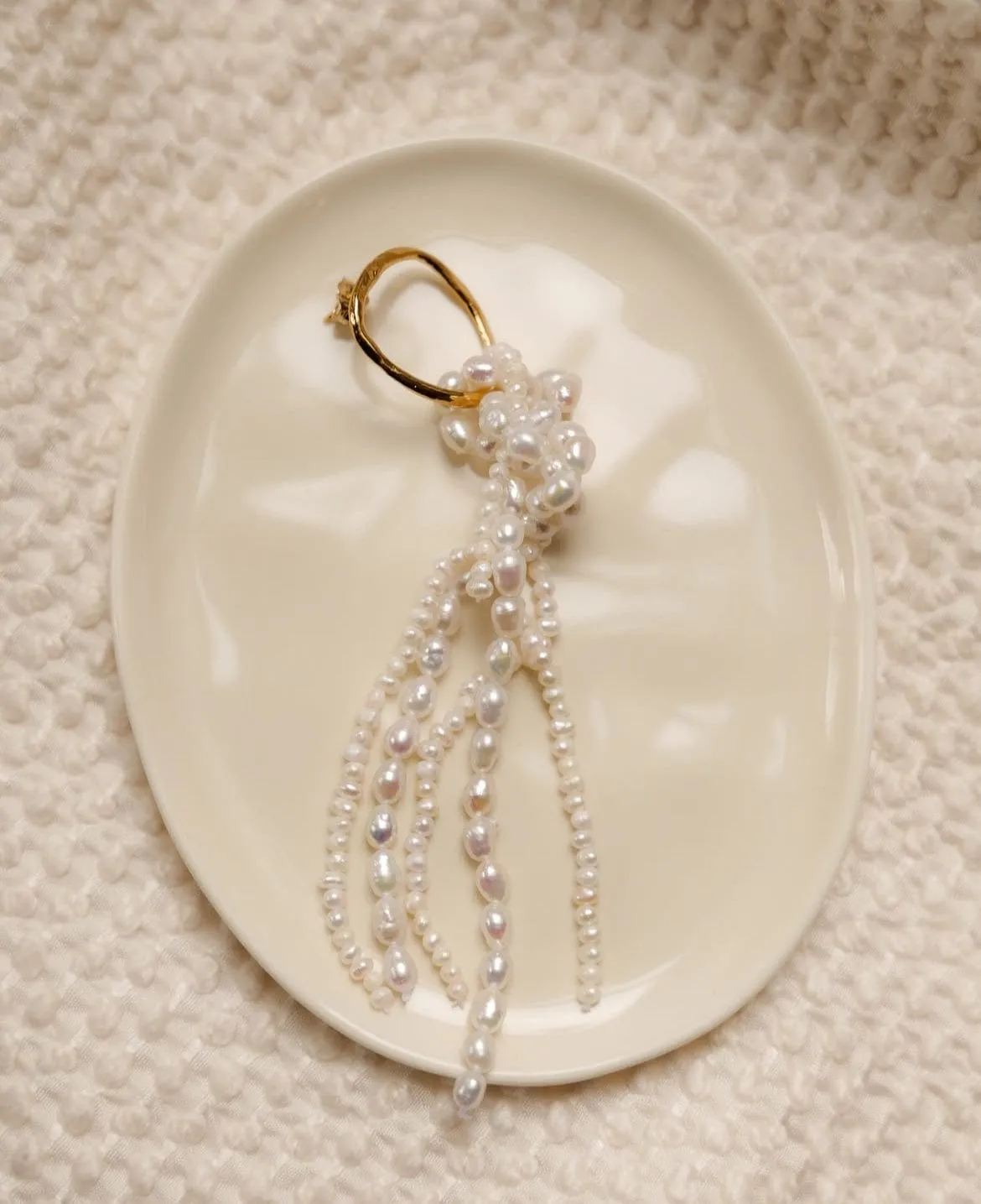 Elise Tsikis Aphrodite Vathiani boucles perles 9,5 cm