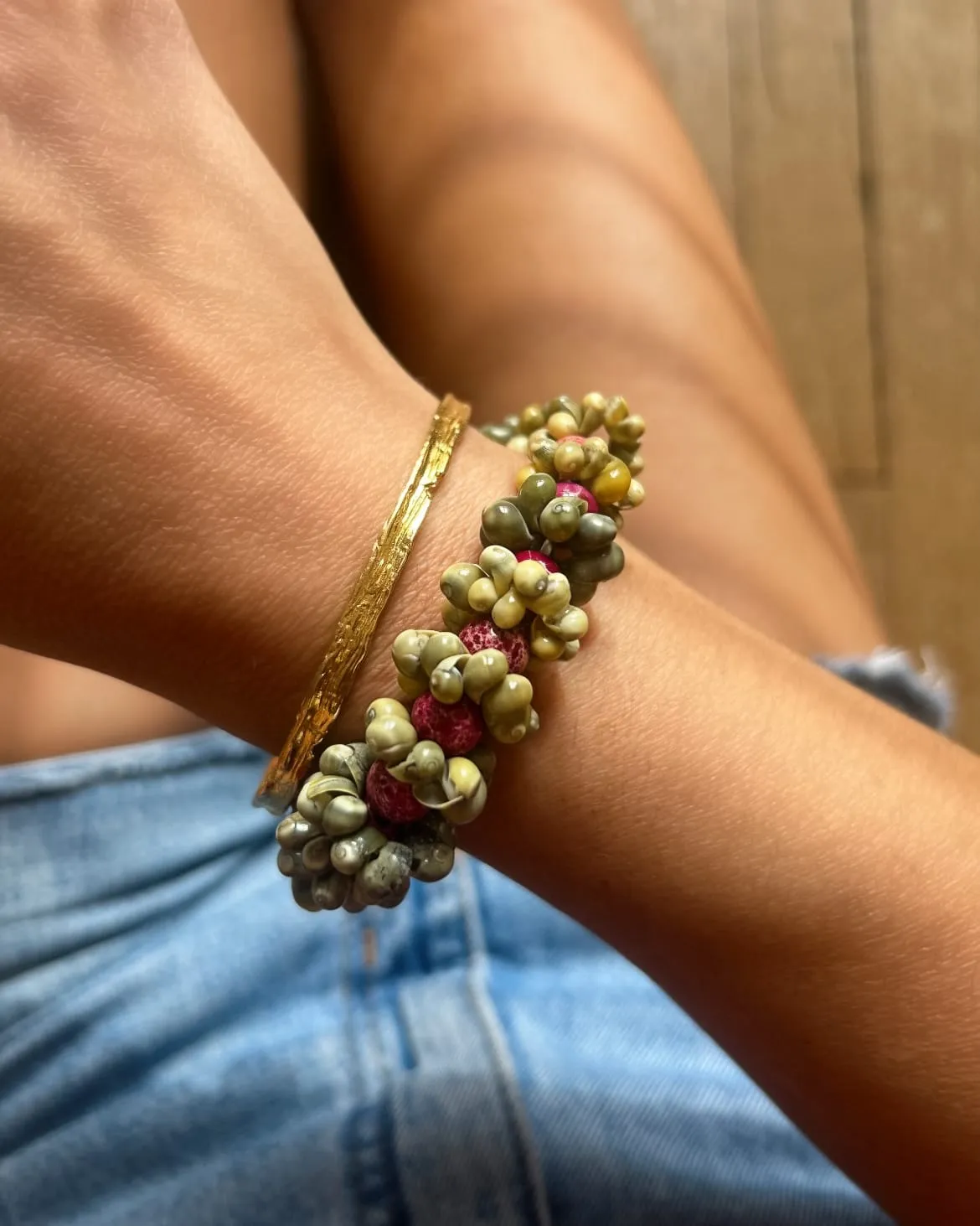 Elise Tsikis Ermita bracelet élastique coquillages