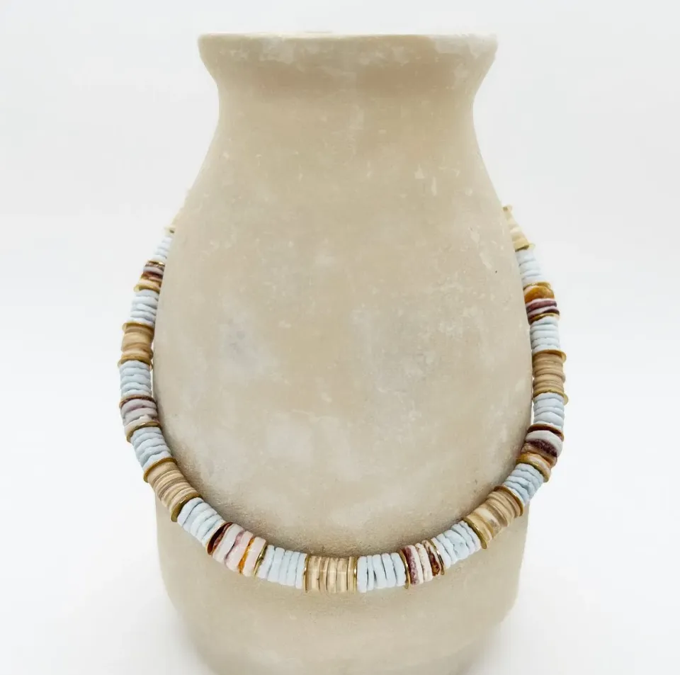 Elise Tsikis Yucatan Tulum collier coquillages bleu