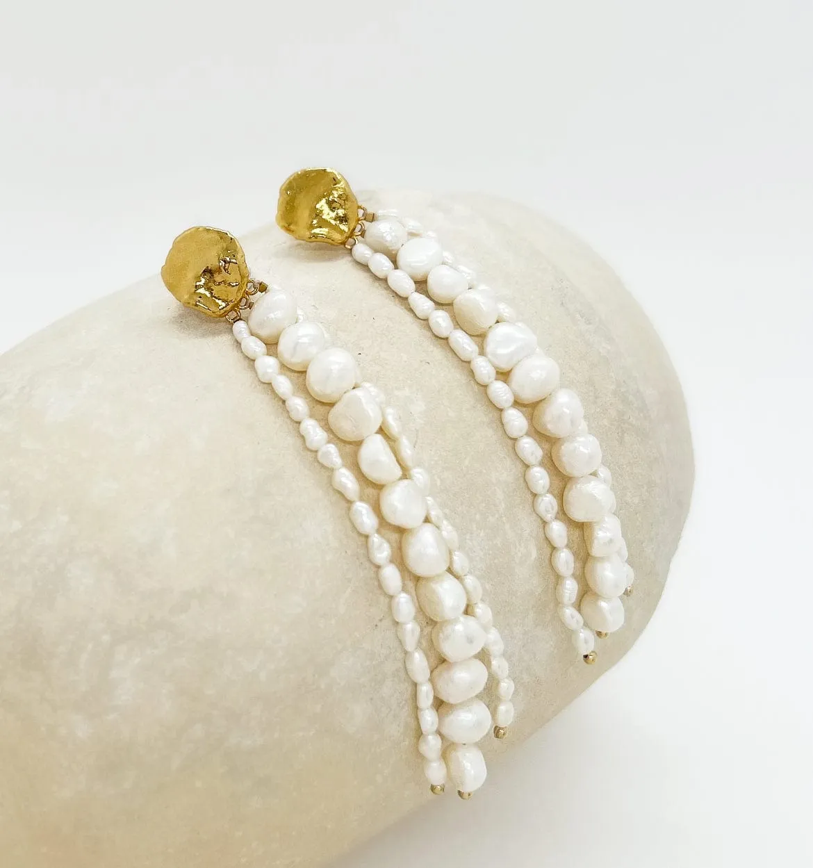 Elise Tsikis Zapti boucles d’oreilles pendantes perle eau douce