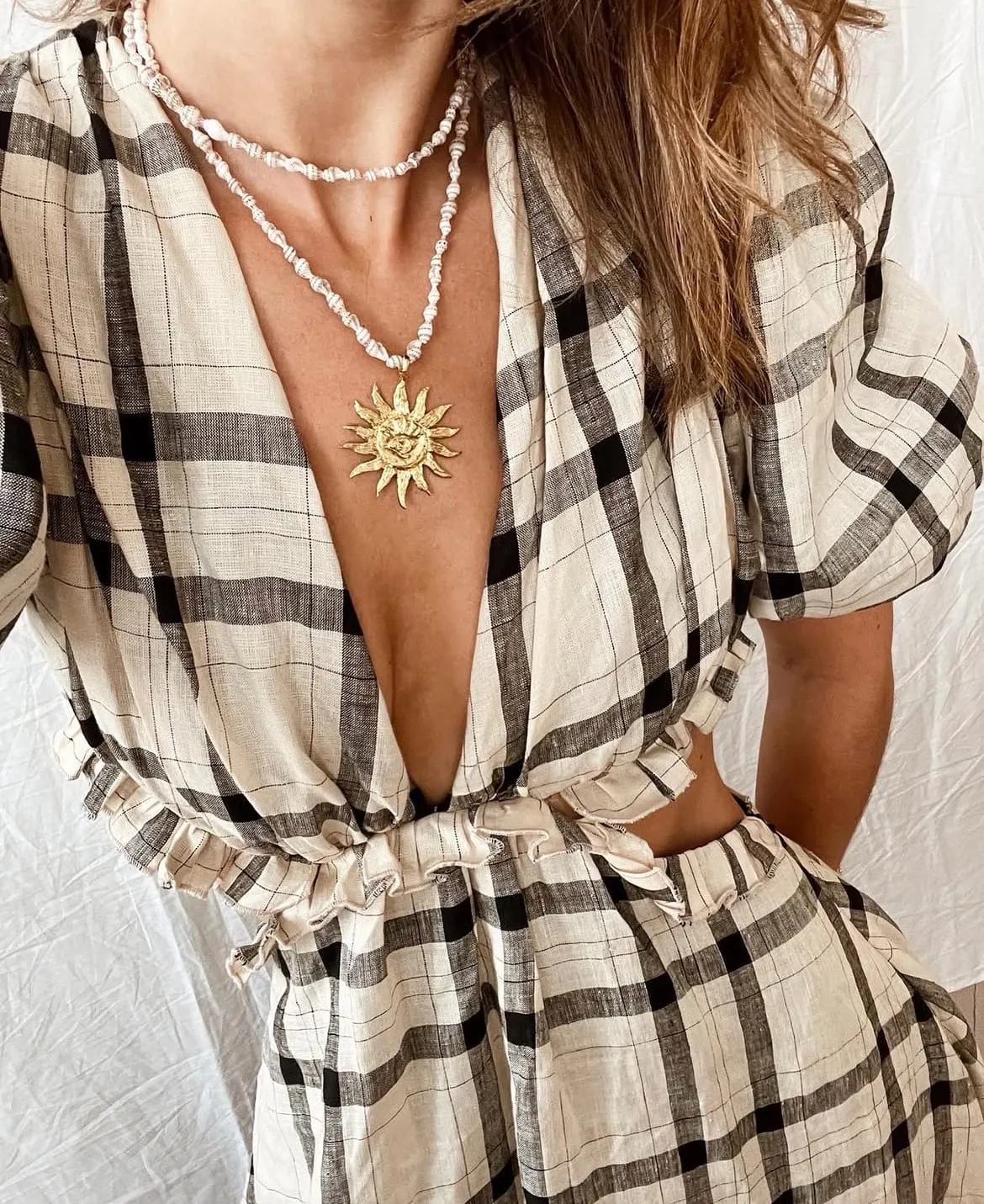 Elise Tsikis Helios Mykonos collier coquillages soleil