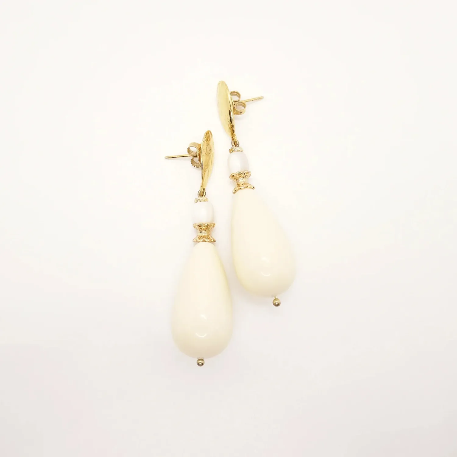 Cloralys Esther boucles d'oreilles nacre beige 6 cm