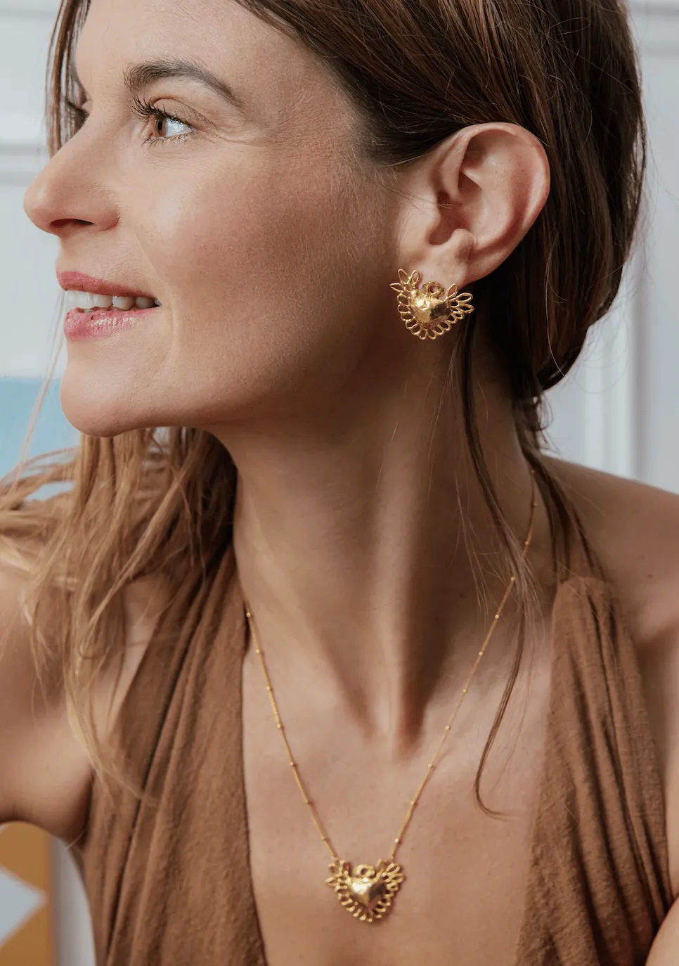Elise Tsikis Eleftheria Kosmas boucles ajourées