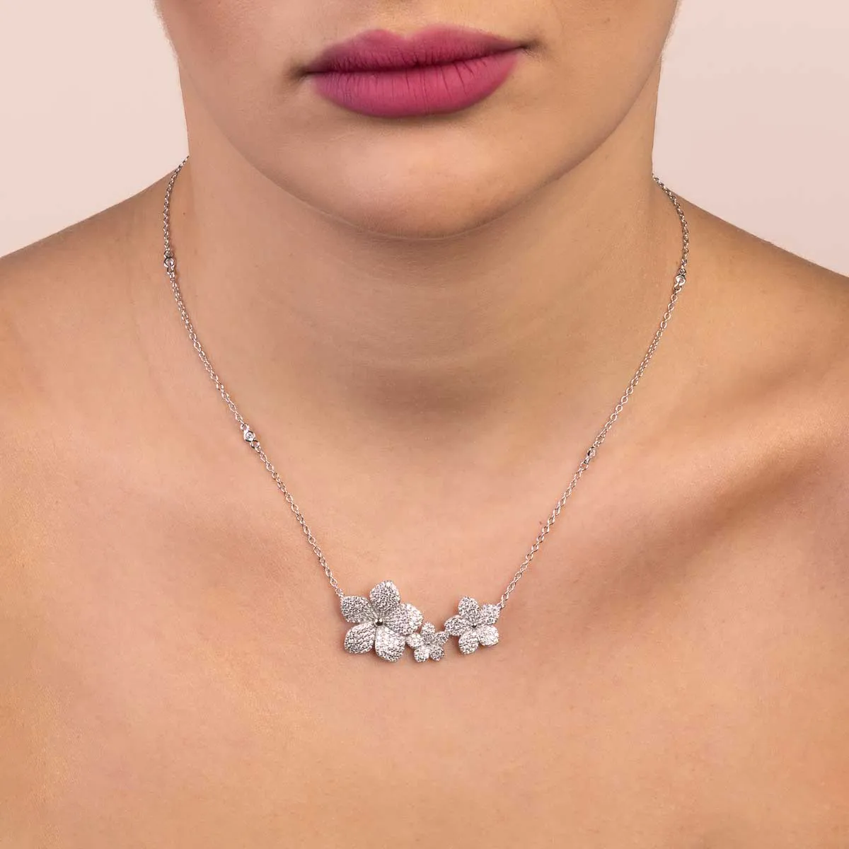 Ultima Edizione 3 fiori collier pavé blanc