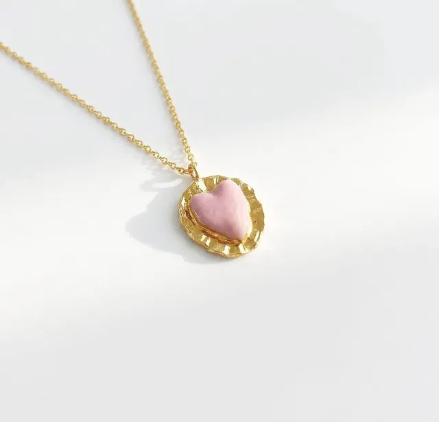 Elise Tsikis Travia collier coeur rose 55 cm