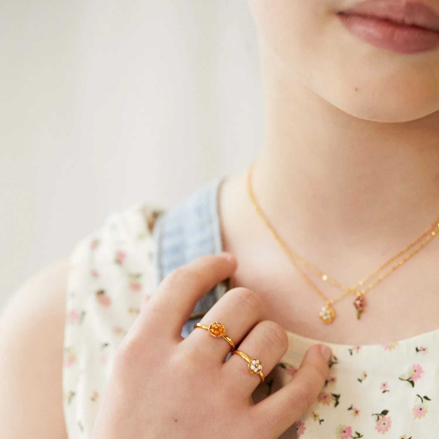 Elise Tsikis Gelani bague enfant réglable rose perles