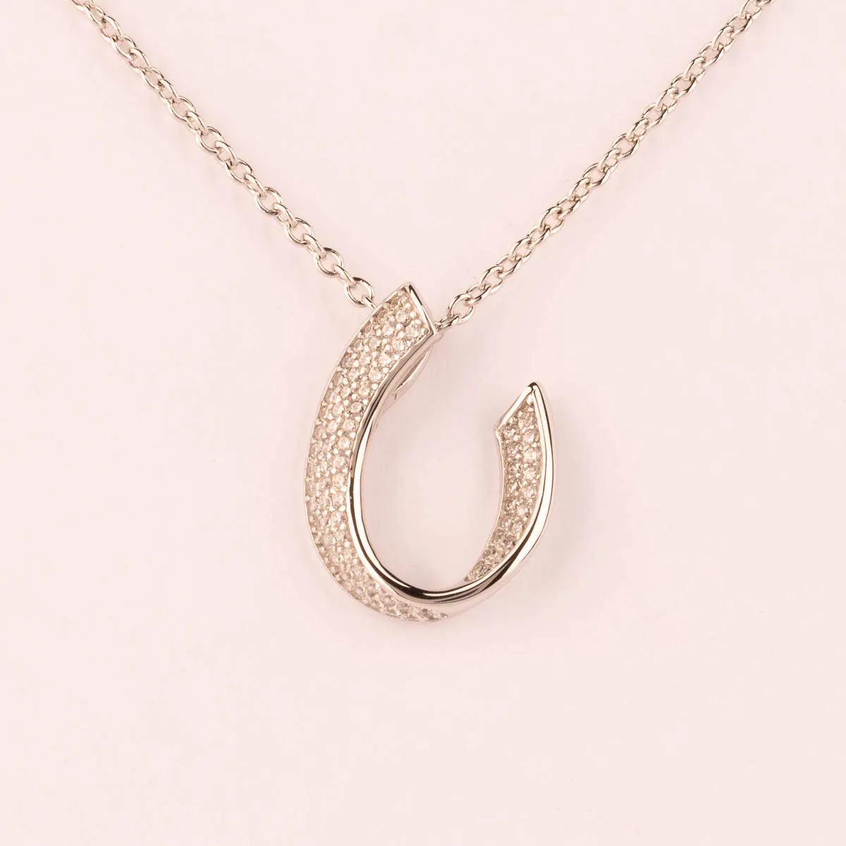 Ultima Edizione Virgola Pave pendentif virgule zircons