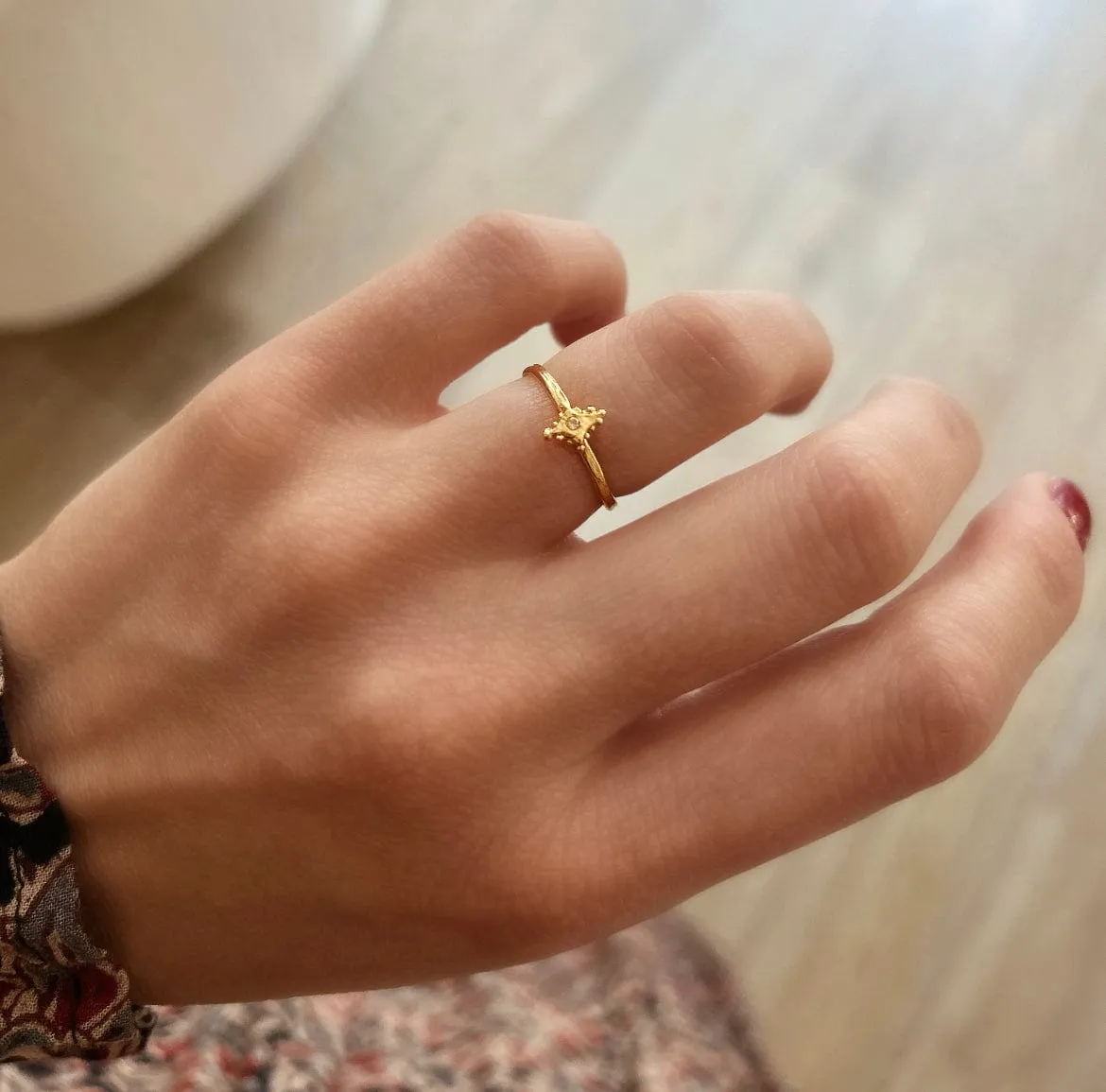 Elise Tsikis Meteor bague réglable dorée bleu nuit