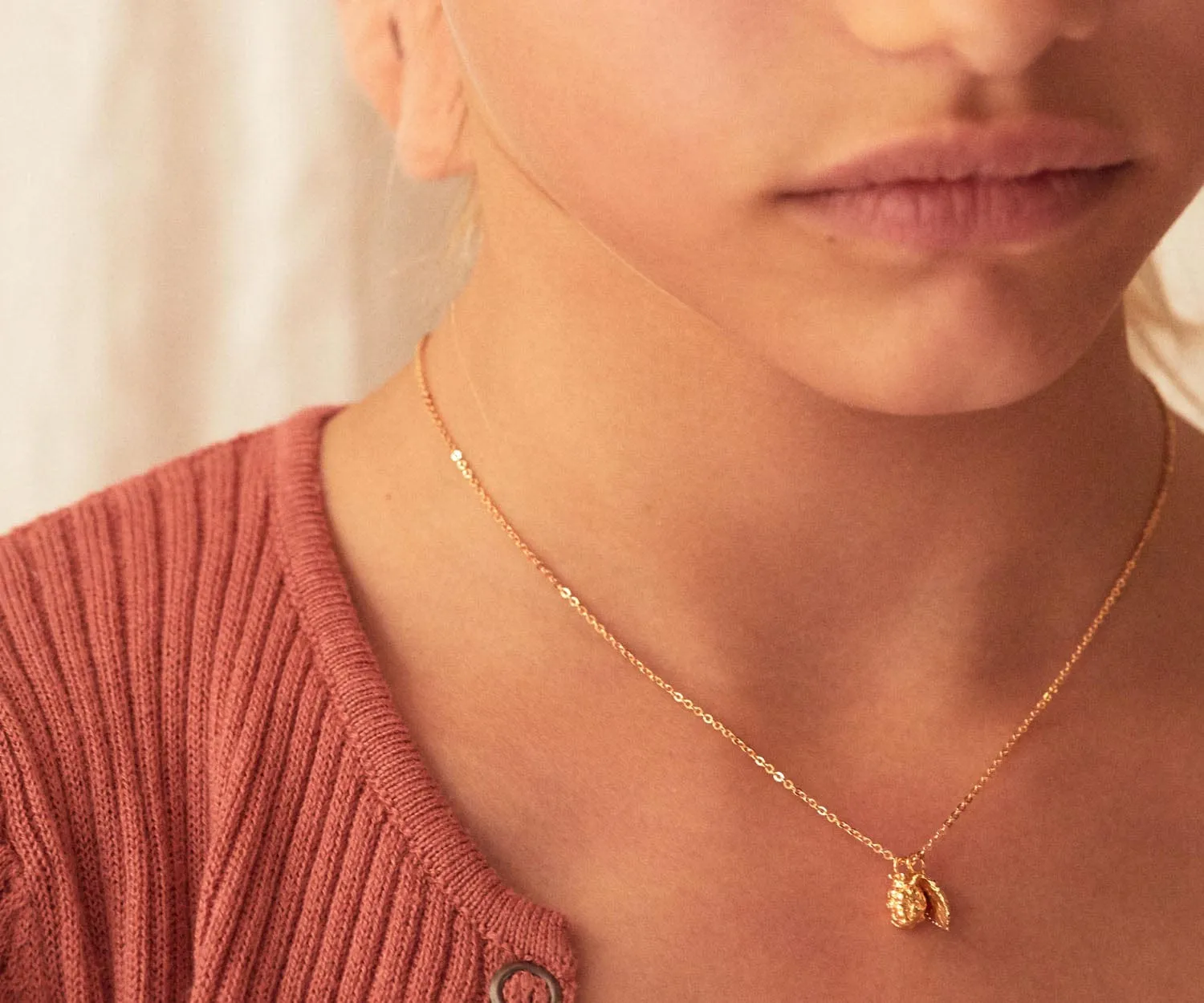 Elise Tsikis Baie collier fin enfant femme or jaune