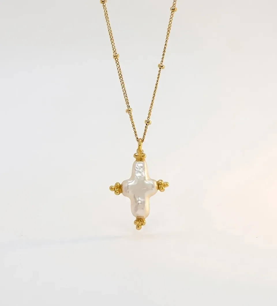 Elise Tsikis Hydros collier perle croix 50 cm