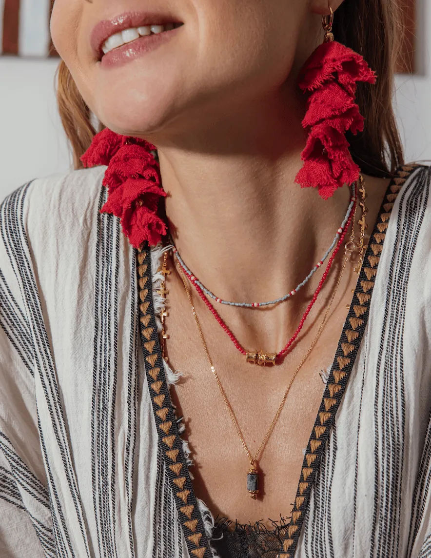 Elise Tsikis Eleftheria Galatas Rouge boucles d’oreilles frangées