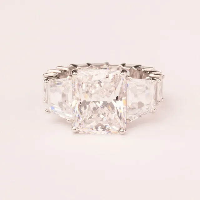 Ultima Edizione Baguette bague solitaire rectangulaire