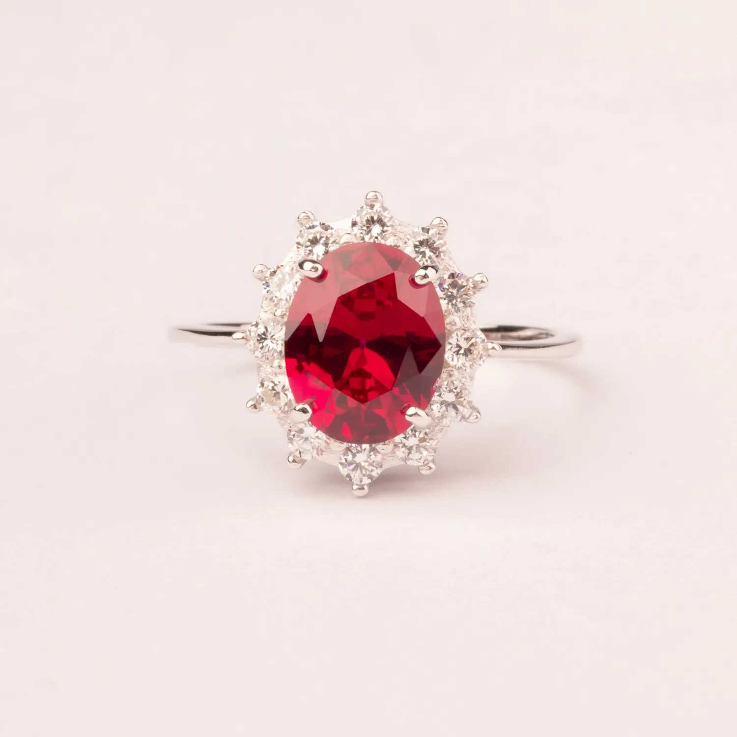 Ultima Edizione Ovale Corolla 10x8 mm bague zircon coloré
