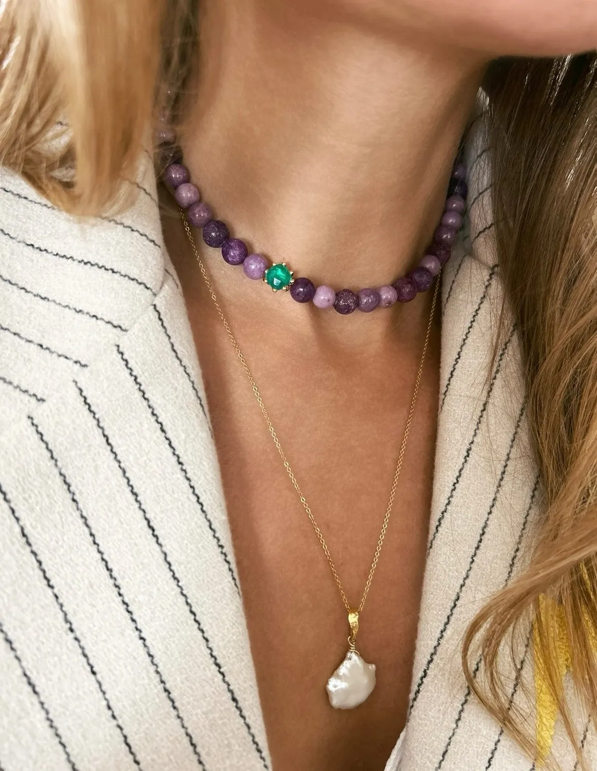 Elise Tsikis Ismailaga collier vert améthyste archive